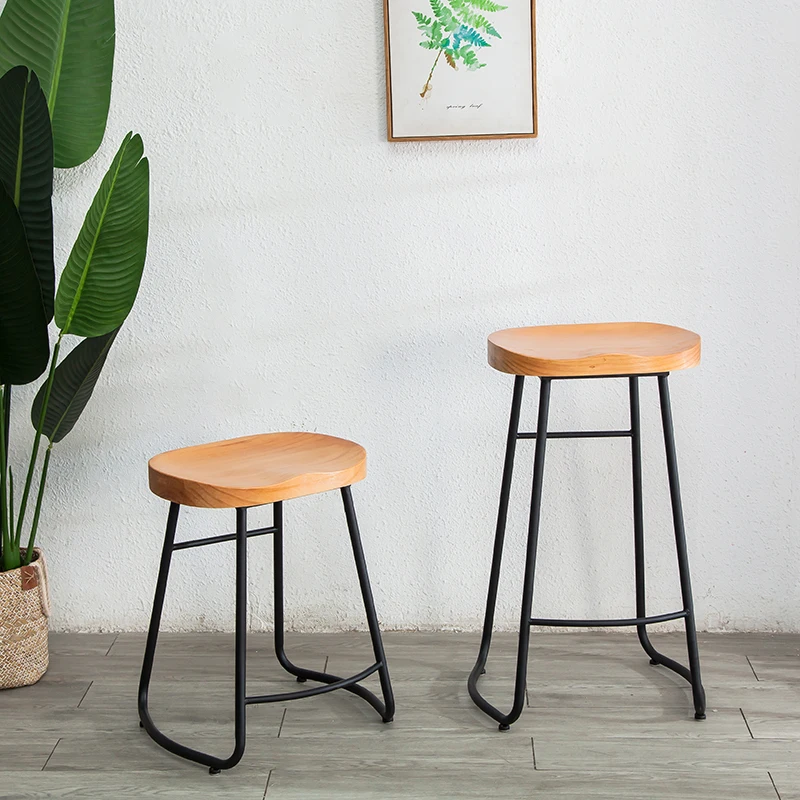 Einfache Moderne Eisenbarhocke – Z. A. Furniture Bewertung und Preis